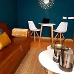 A Space That Feels Like Home With Private Parking