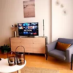 A Space That Feels Like Home With Private Parking